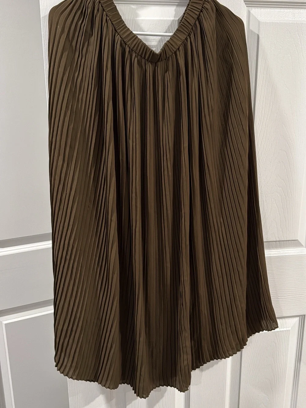 Uniqlo Brown Pleated Midi Skirt